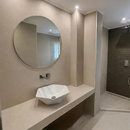 Elena's Apartman *